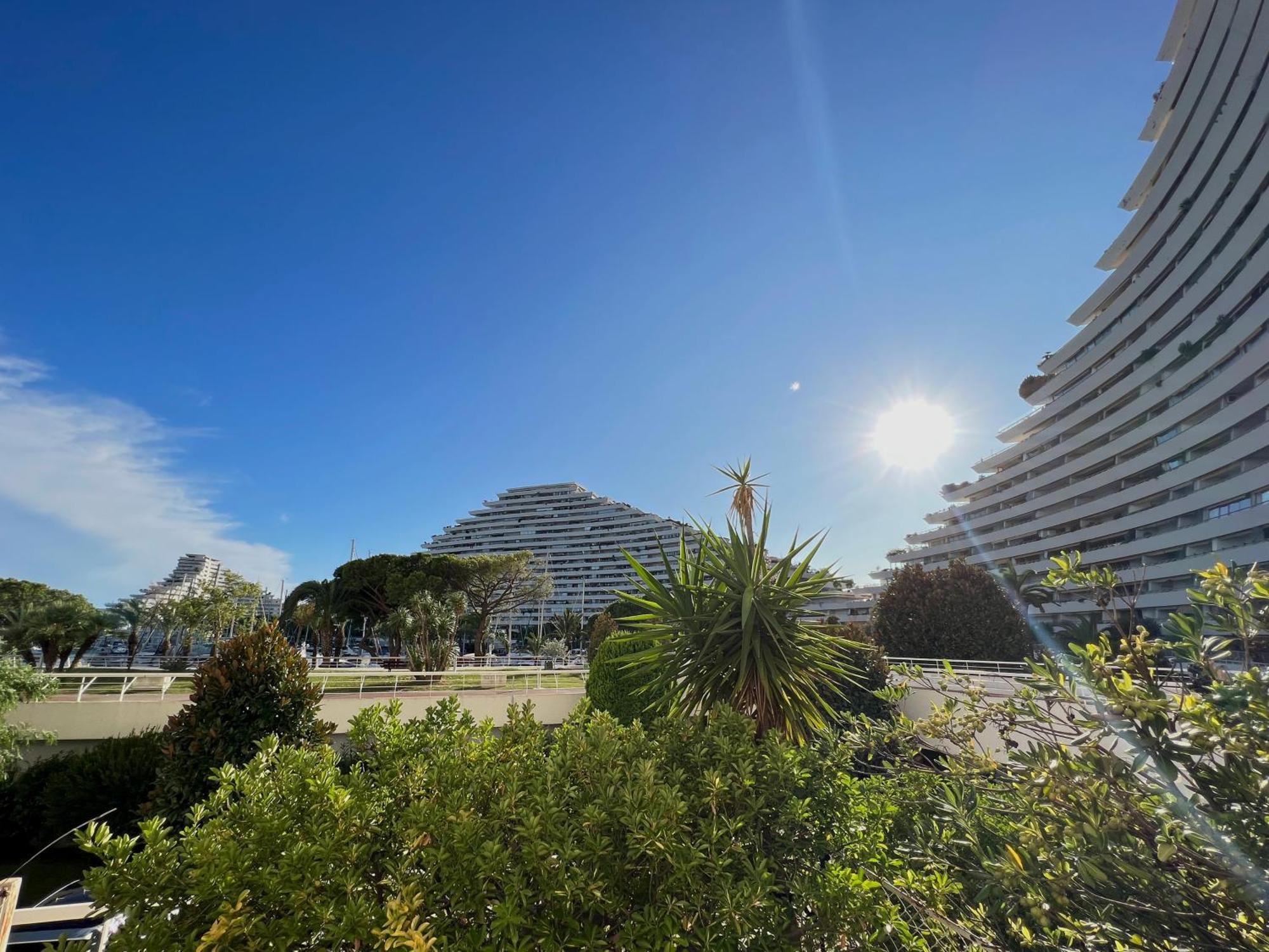 Blue Terrace Apartment - Marina Baie Des Anges Villeneuve-Loubet Exteriör bild